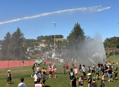 Erfrischung durch Feuerwehr